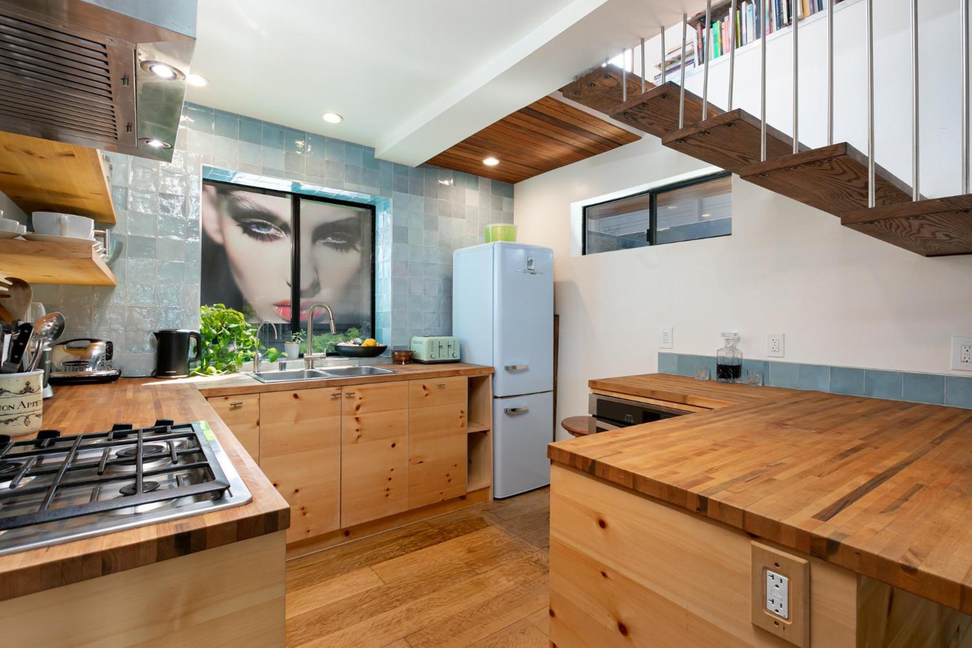 Venice Beach Studio With Large Private Patio Steps To The Beach Los Angeles Exterior photo
