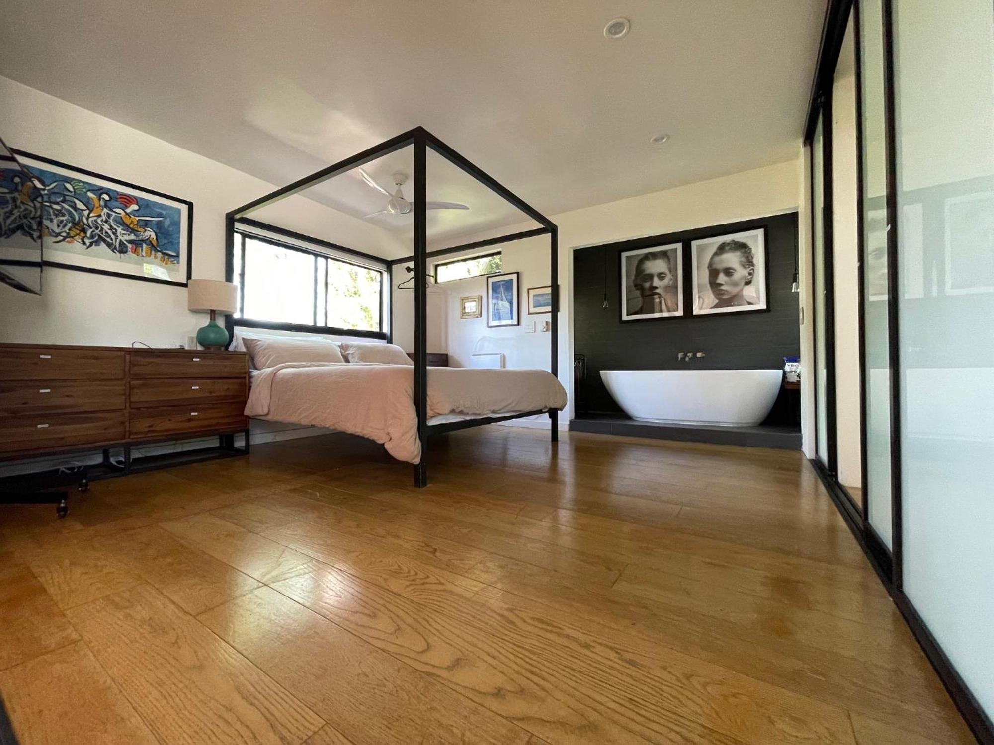 Venice Beach Studio With Large Private Patio Steps To The Beach Los Angeles Exterior photo