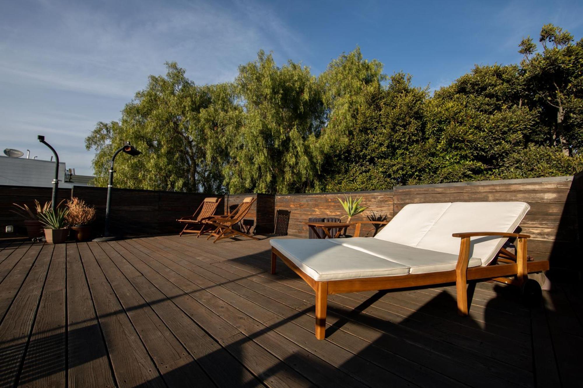 Venice Beach Studio With Large Private Patio Steps To The Beach Los Angeles Exterior photo