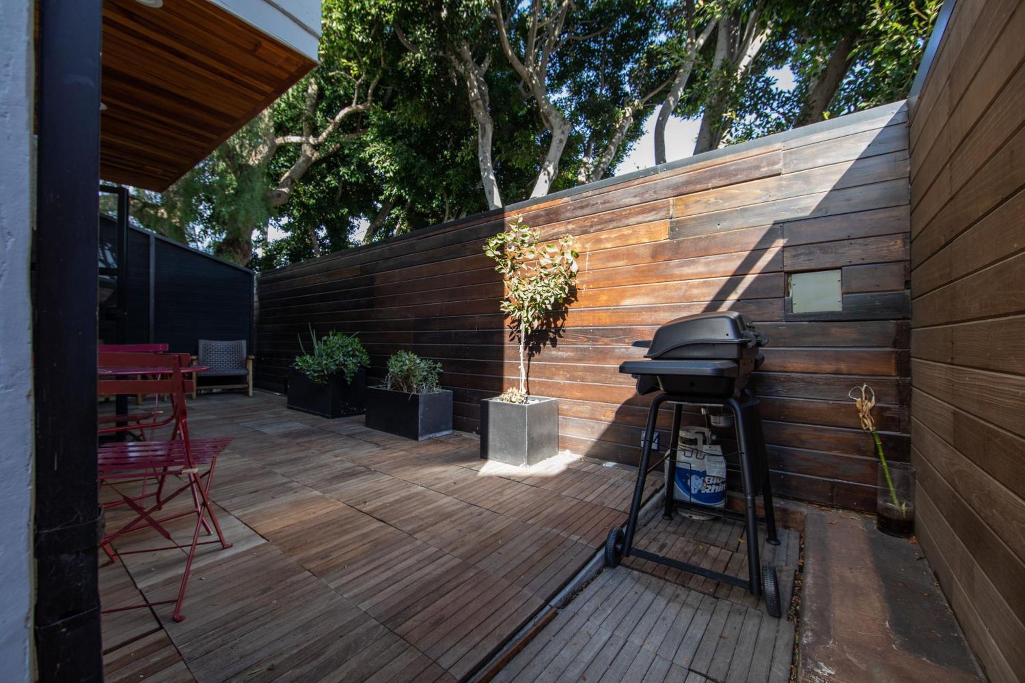 Venice Beach Studio With Large Private Patio Steps To The Beach Los Angeles Exterior photo